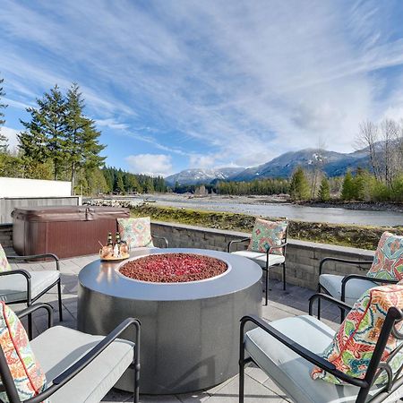 Riverfront Home With Deck, Near Mount Rainier! Packwood Eksteriør billede