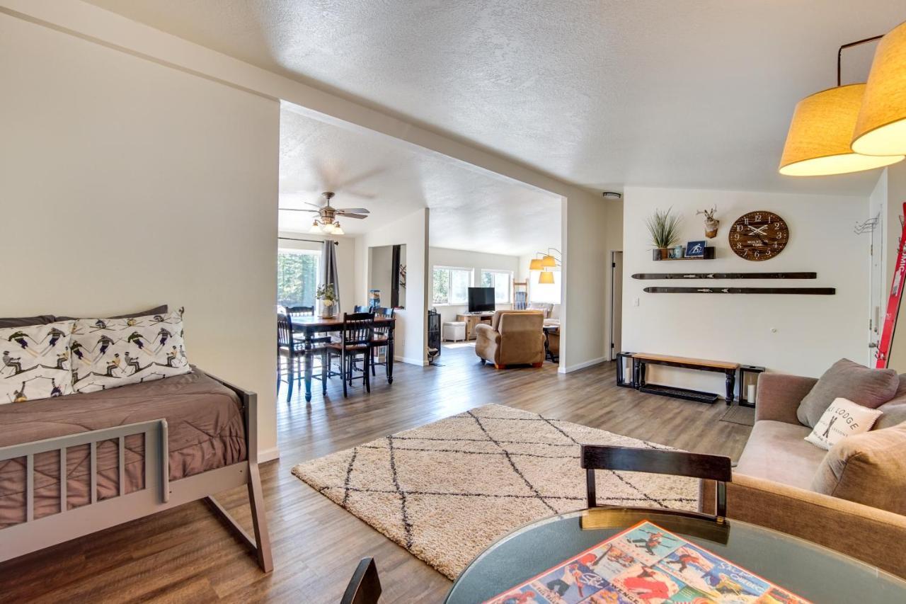 Riverfront Home With Deck, Near Mount Rainier! Packwood Eksteriør billede
