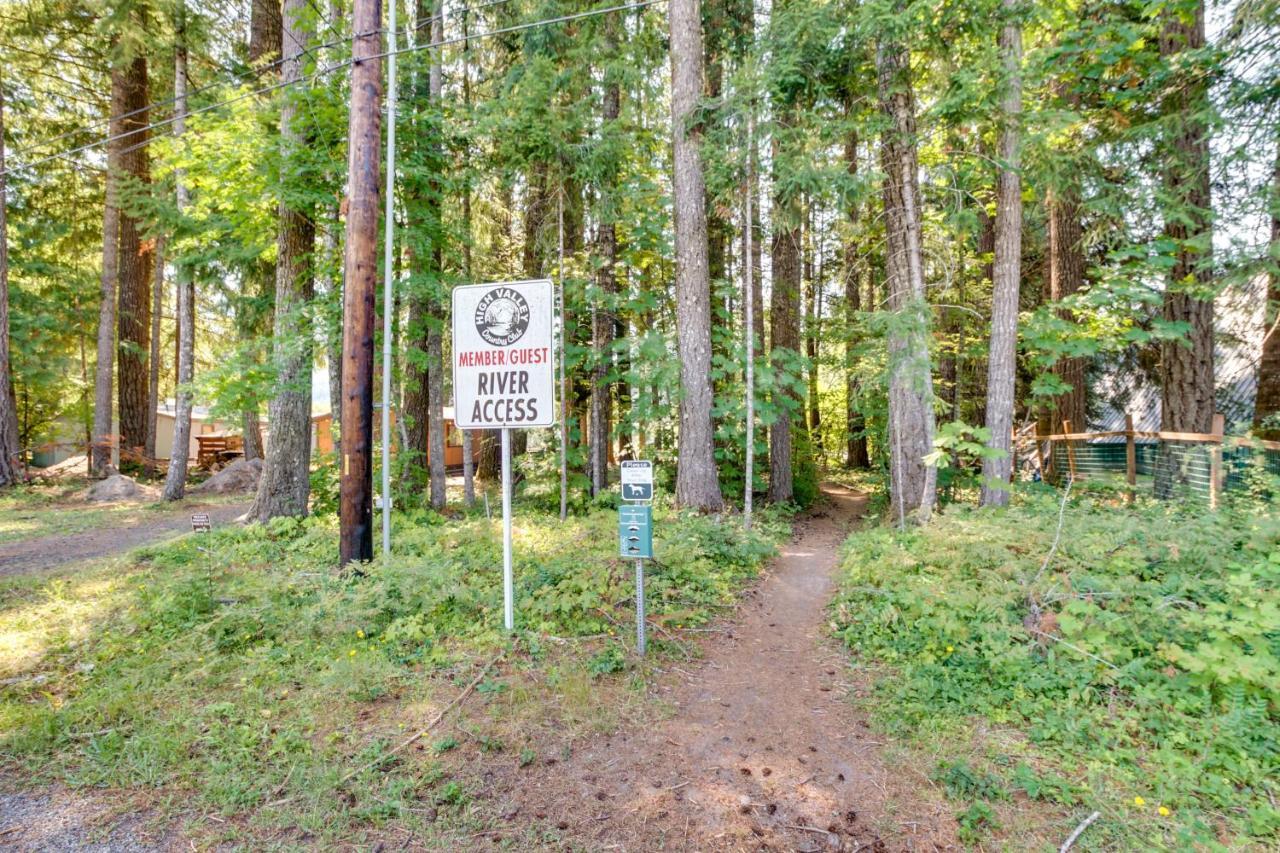 Riverfront Home With Deck, Near Mount Rainier! Packwood Eksteriør billede